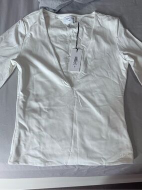 Aritzia Contour White Long-Sleeve V-Neck Top